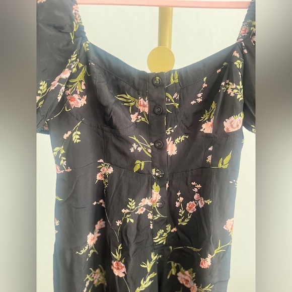 ASOS DESIGN Petite milkmaid jumpsuit in floral print - Picture 7 of 9